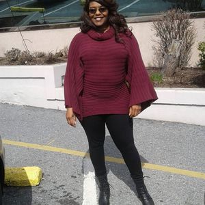 Meet your Posher, Elise